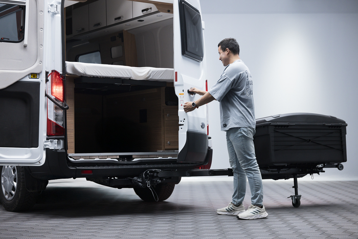 Towbox Camper Alpha schwarze LED (lang) - Heckträgerbox