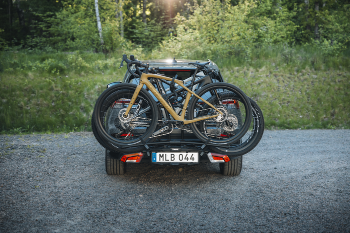 Thule EasyFold 3 - faltbarer Anhängerkupplungs-Fahrradträger für 3 Fahrräder (945100)